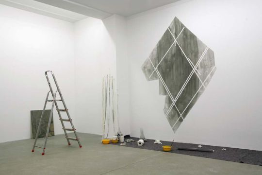 Grau ist das Schwarz von morgen. nihil nisi, Berlin 2009. Foto: Marc Volk