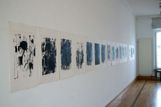 Alle ohne Titel, 2015/16. Lithografie (Unikat) 70 x 50 cm (Ausstellungsansicht Galerie Florian Sundheimer, M&uuml;nchen 2016)