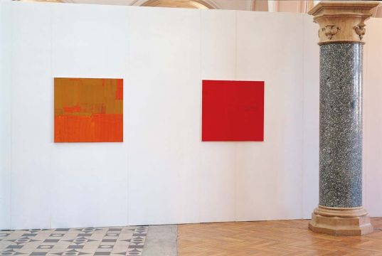 Rathausgalerie, M&uuml;nchen 2002: Ohne Titel, 2002. Acryl/Nessel, 85 x 90 cm. Ohne Titel, 2000. Acryl/Nessel, 85 x 90 cm. Foto: Florian Holzherr