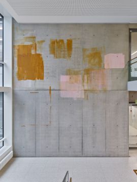 Couleurs l&eacute;g&egrave;res, 2018. Wandmalerei, ITZ der Uniklinik Freiburg (Foto: Bernhard Strauss)